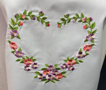White embroidered apron - Image 2