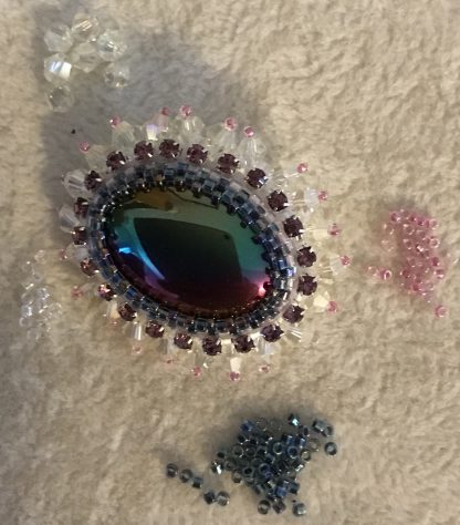 Cabochon brooch